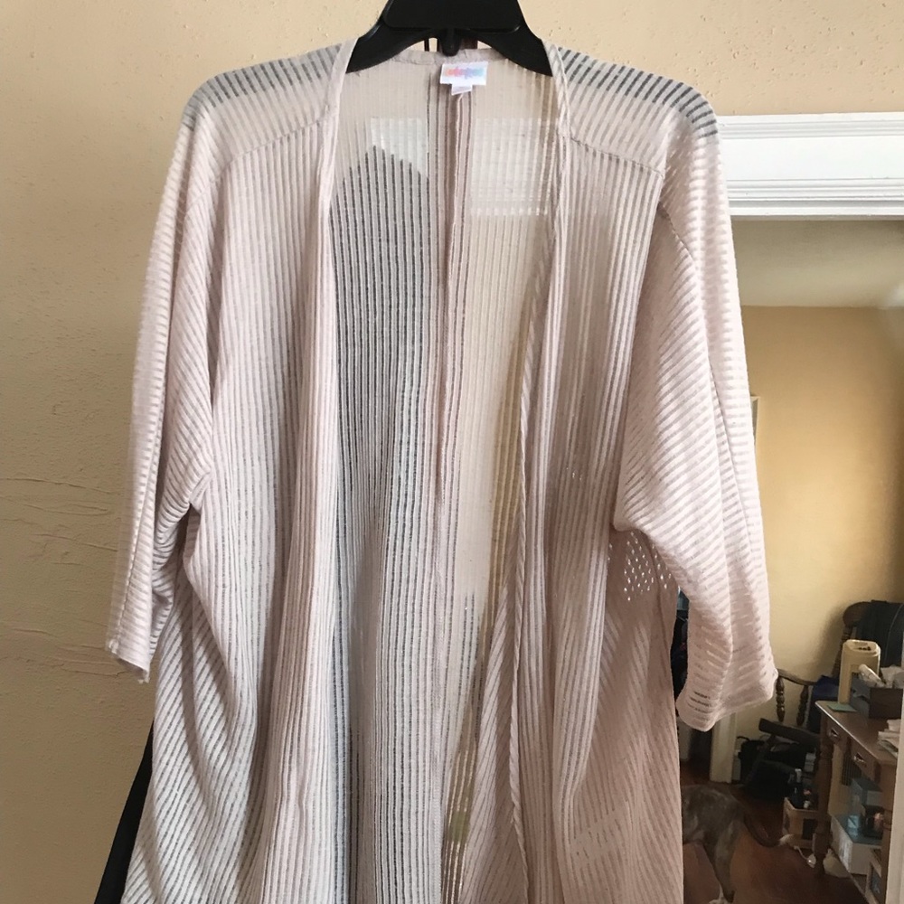 Never worn Lularoe medium Lindsay